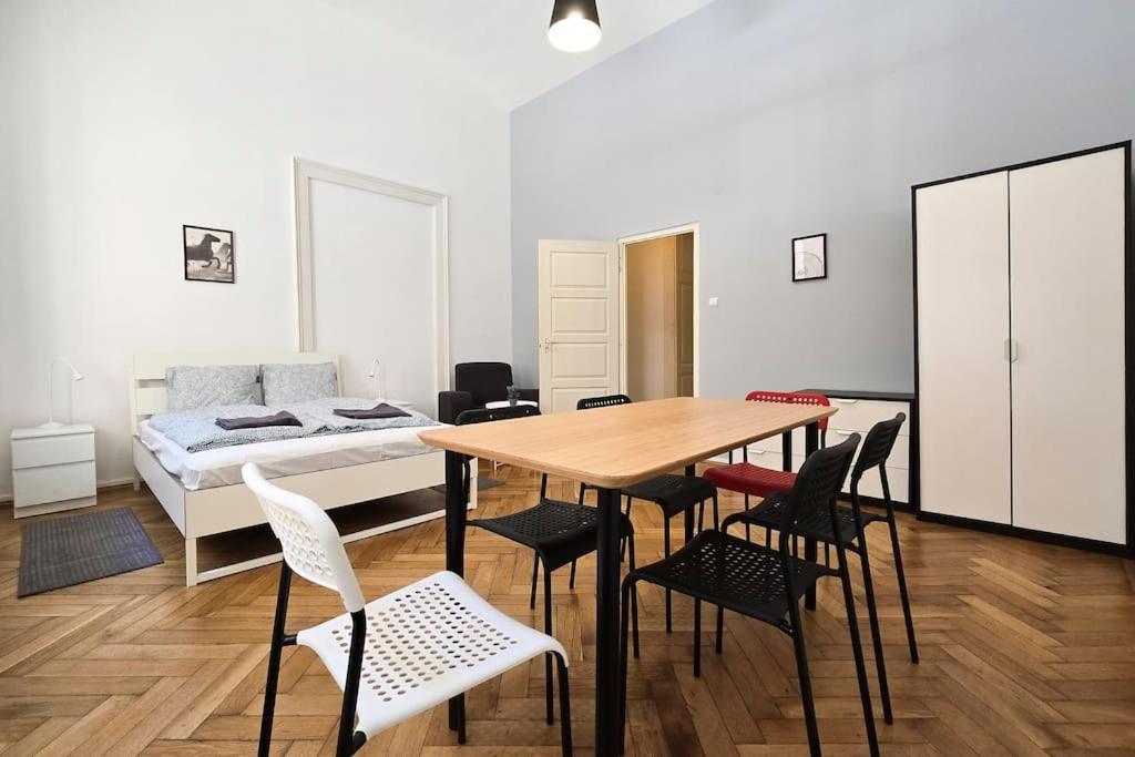 Seventh Sense Apartment Будапеща Екстериор снимка