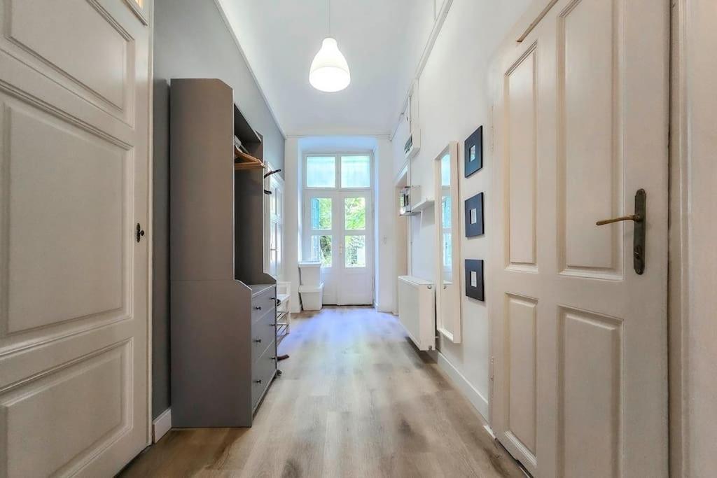 Seventh Sense Apartment Будапеща Екстериор снимка